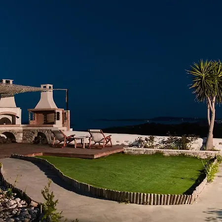 Maria Seaview Near